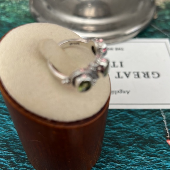 DP DOUG PALUS India Sterling
Silver Genuine Triple Peridot Ring - Picture 4 of 8